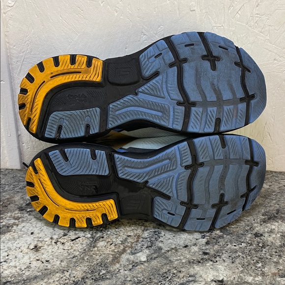 Brooks Women's Athletic Shoes - Light Blue and Black with Gold Accents - Picture 6 of 9